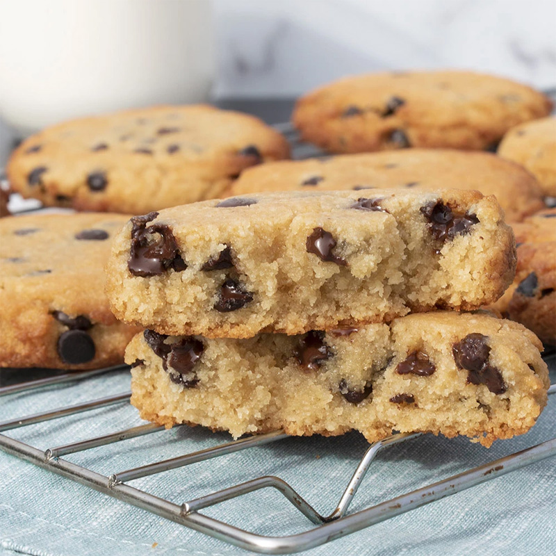 Keto Chocolate Chip Cookies