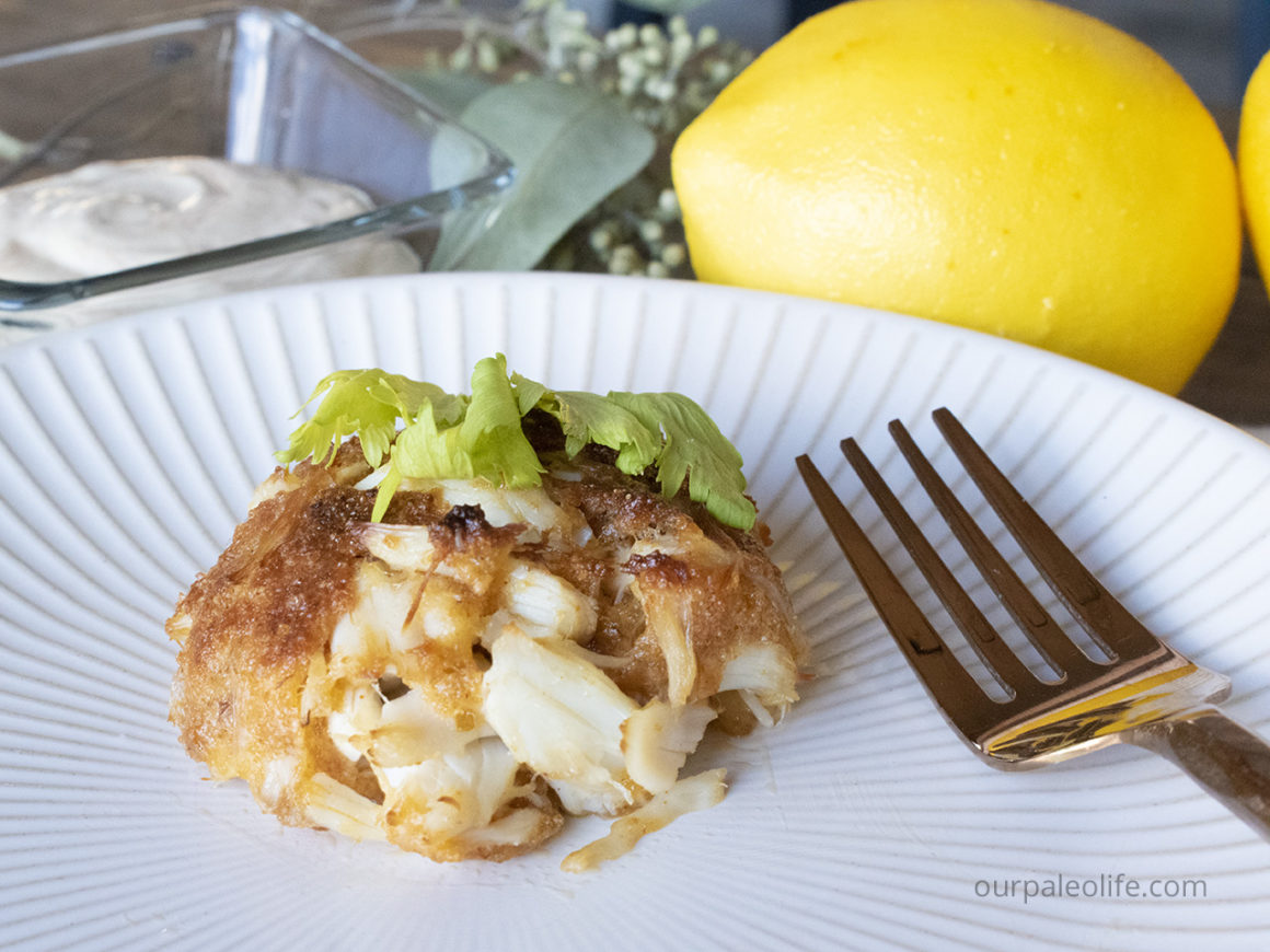 Keto Lump Crab Cakes Recipe with Horseradish Dip