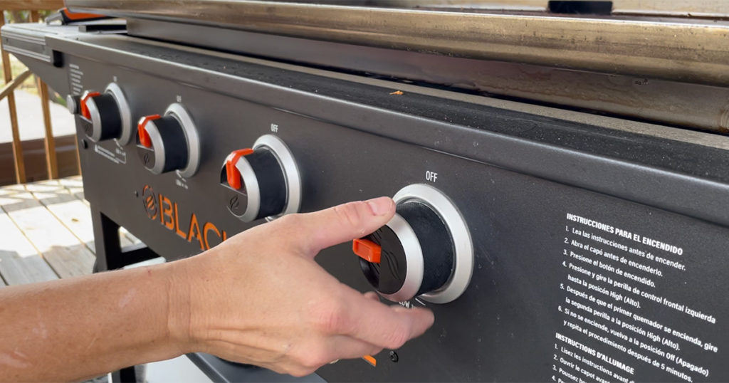 Cleaning Blackstone Griddle (heating it up to get started)