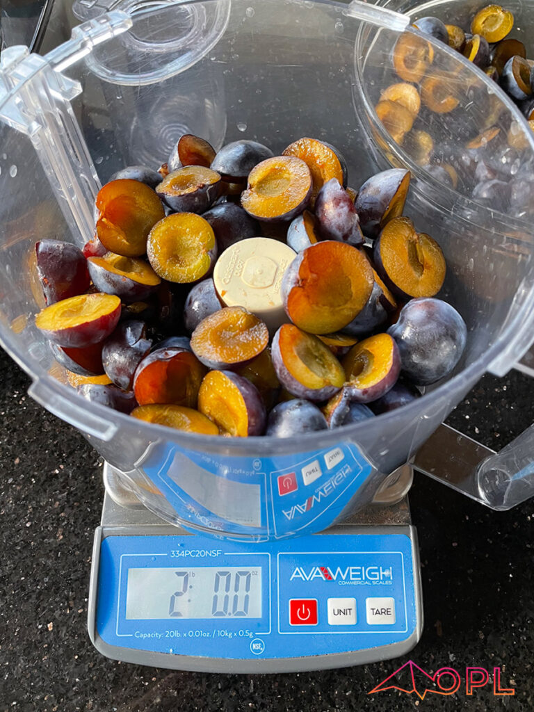 2lbs of pitted plums