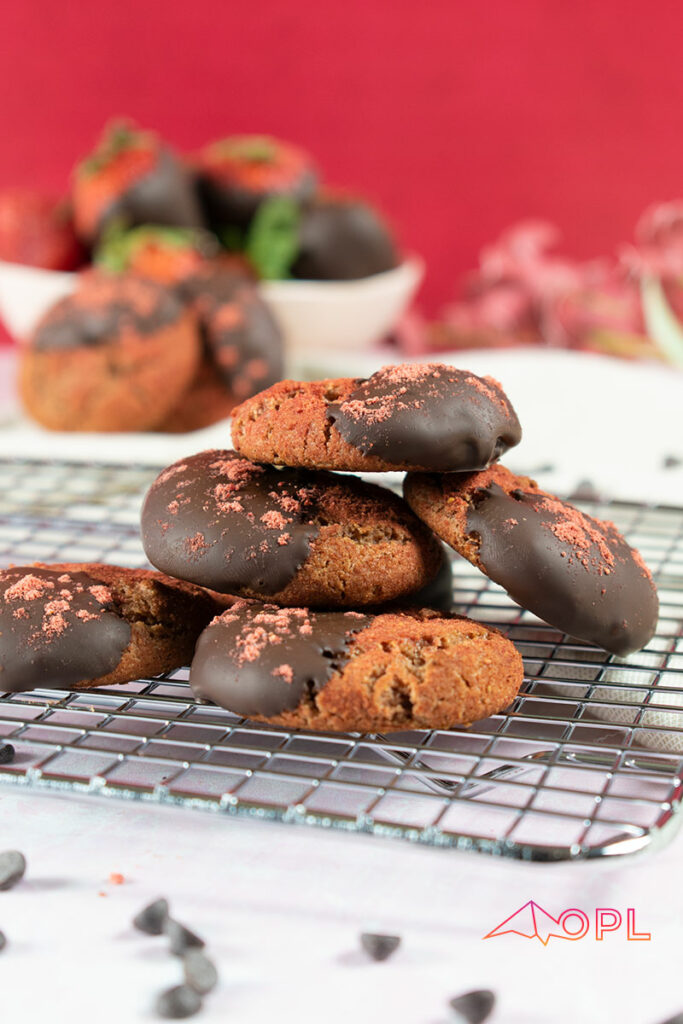Chocolate Covered Strawberry Cookies {paleo}