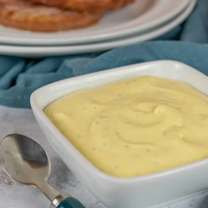 Fluffy Yellow Mustard Dip